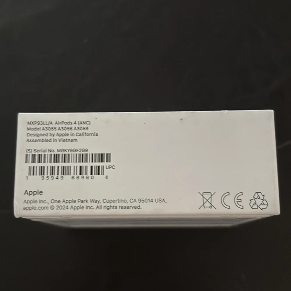 AirPods 4 Wireless Earbuds
